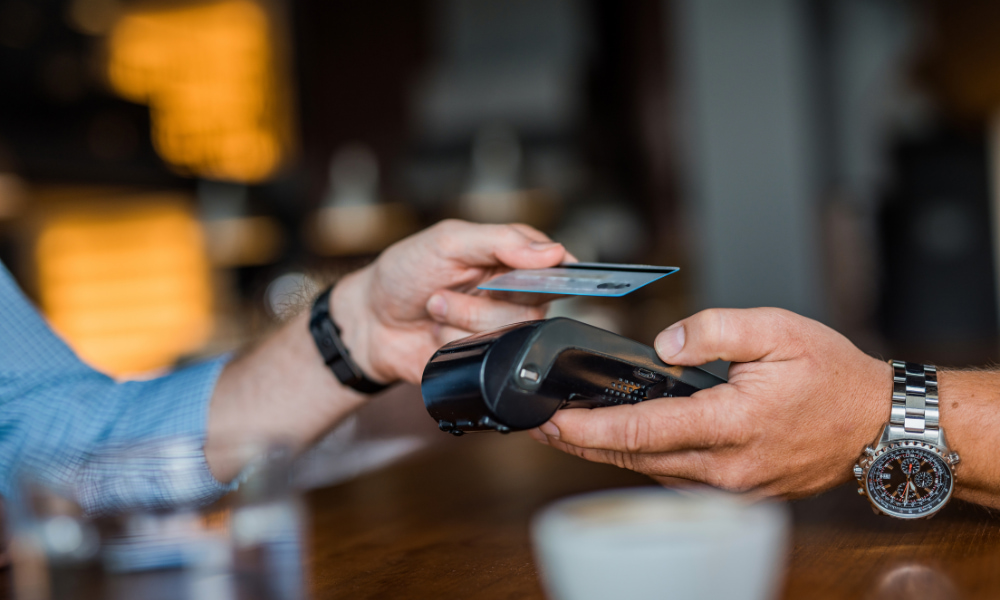 Was man Wissen Sollte Bevor man eine Kreditkarte Anträgt